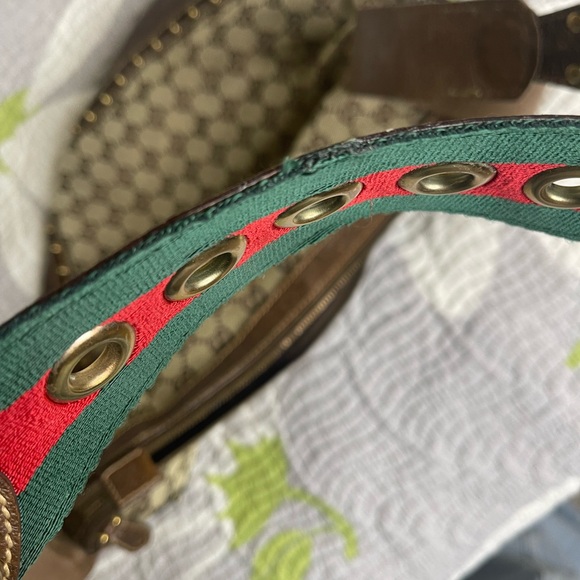 Authentic Vintage Gucci Crossbody Bag - Picture 5 of 16